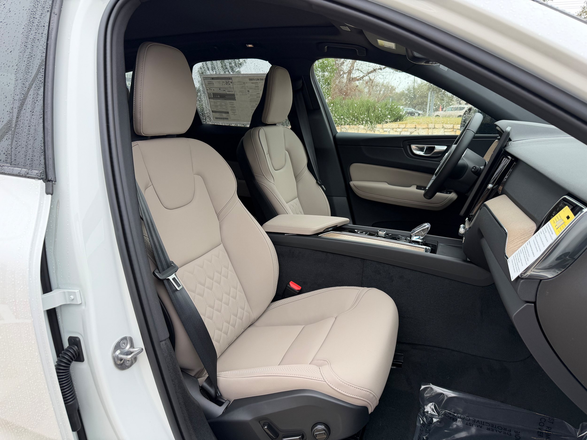 New 2026 Volvo XC60 B5 Plus w/ Protection Package Premier AWD/4WD image 8