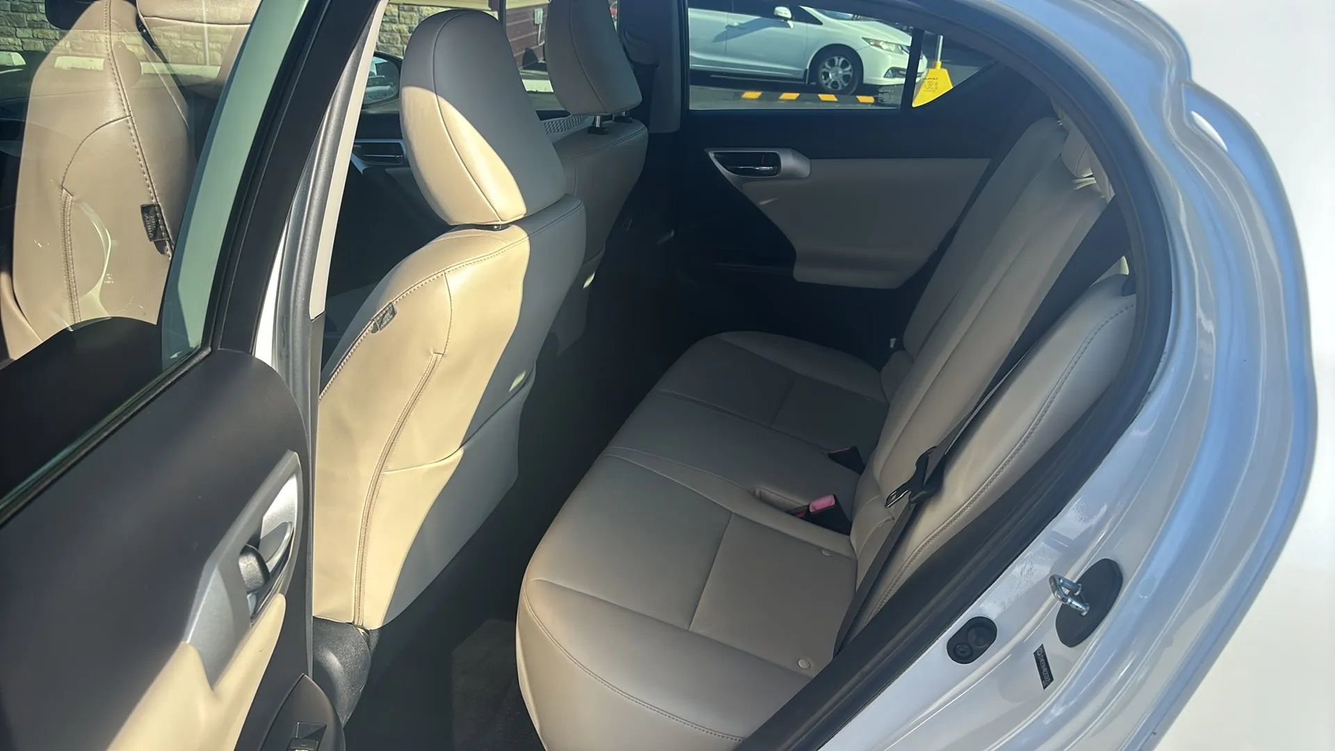 Used 2011 Lexus CT 200h image 23