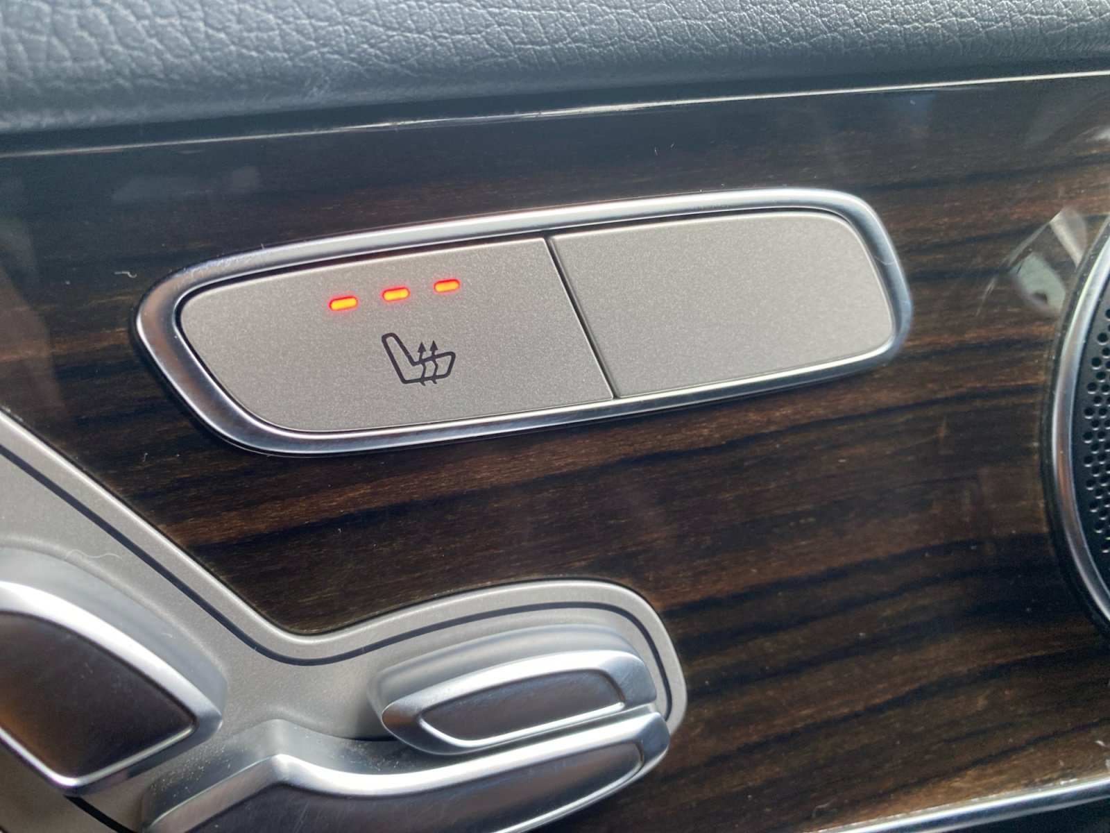 Used 2022 Mercedes-Benz GLC 300 image 27