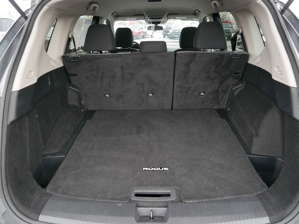 Used 2023 Nissan Rogue SV image 19