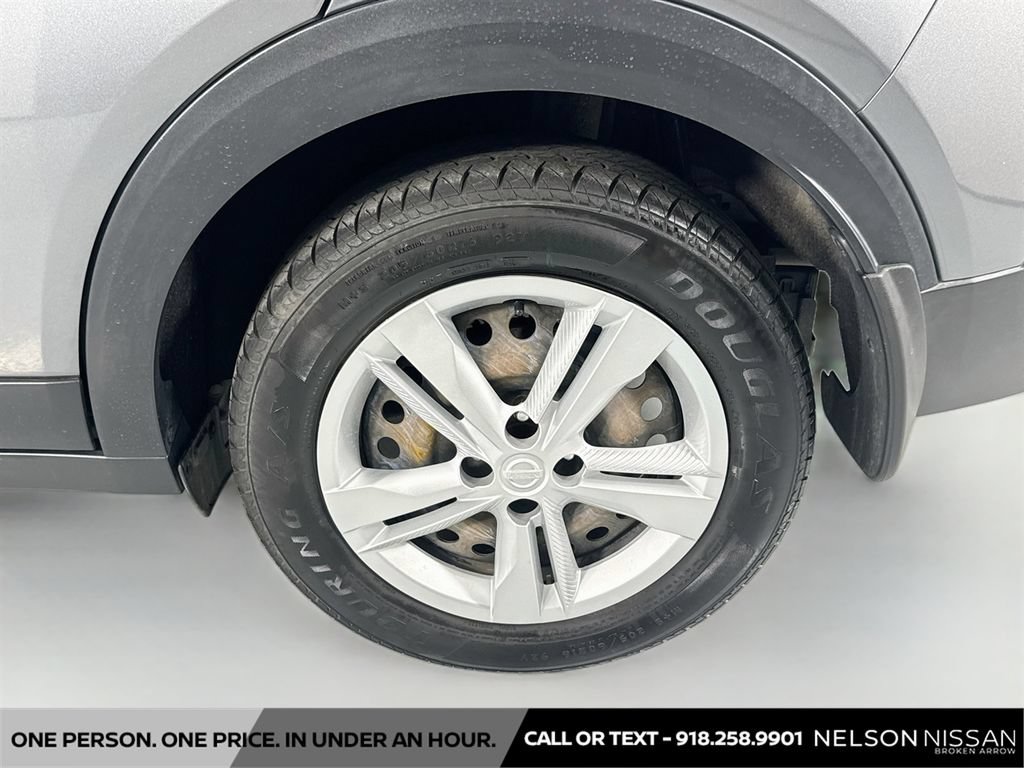Used 2019 Nissan Kicks S FWD image 28
