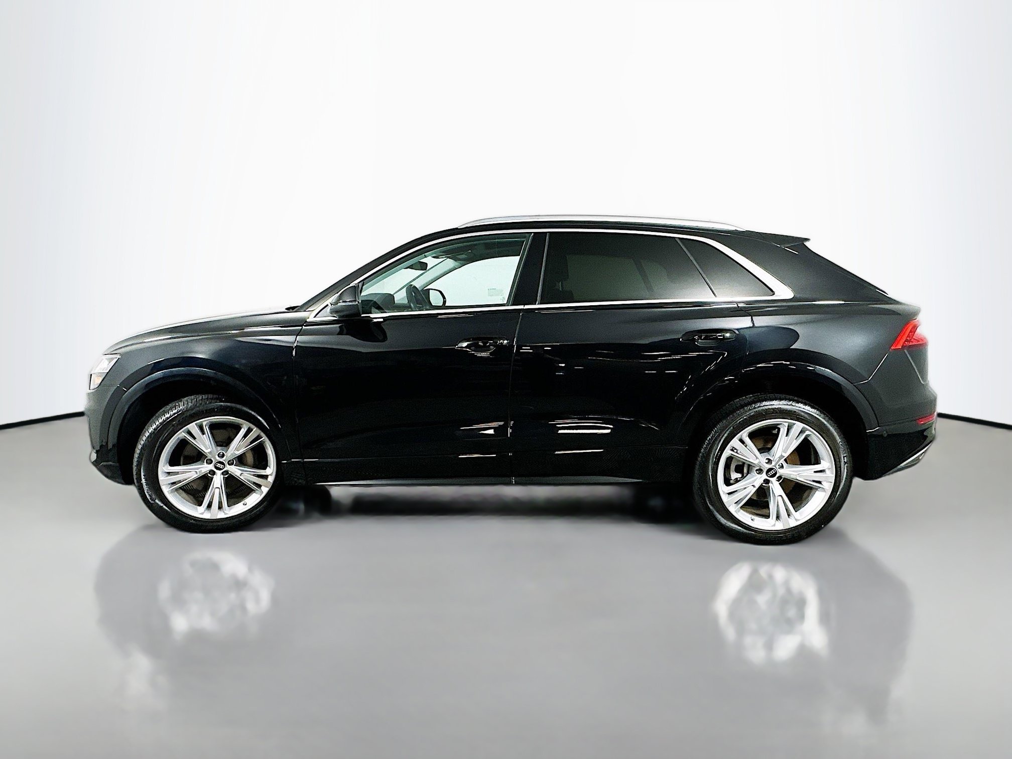 Certified 2023 Audi Q8 Premium w/ Convenience Package AWD/4WD image 6