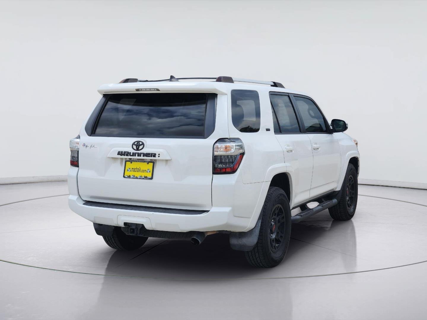 Used 2020 Toyota 4Runner SR5 Premium w/ Moonroof Package AWD/4WD image 5