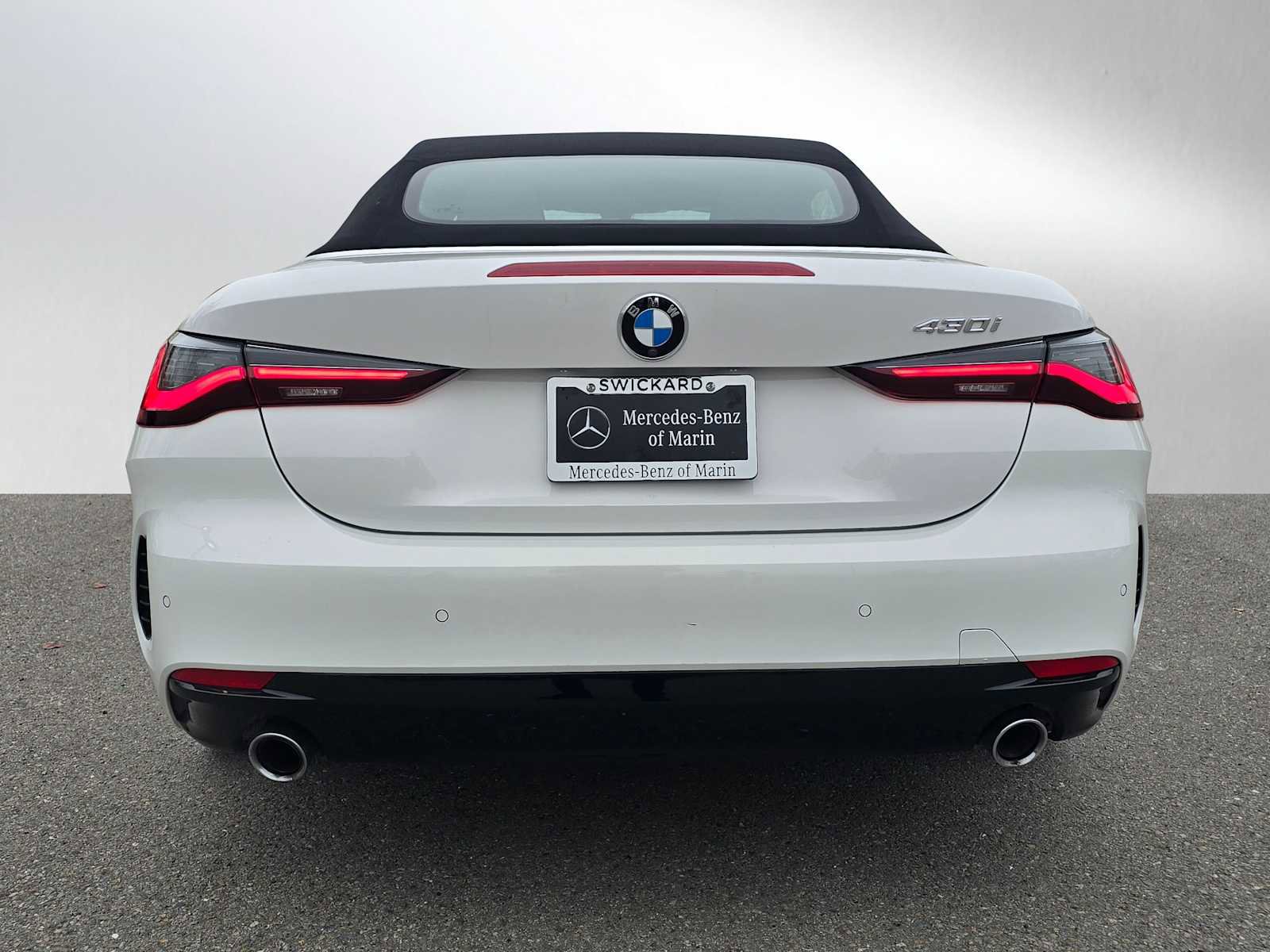 Used 2024 BMW 430i Convertible image 4