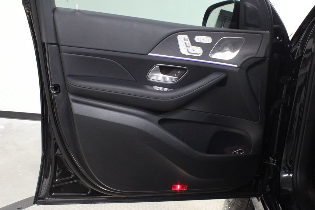 Certified 2025 Mercedes-Benz GLS 450 4MATIC image 17