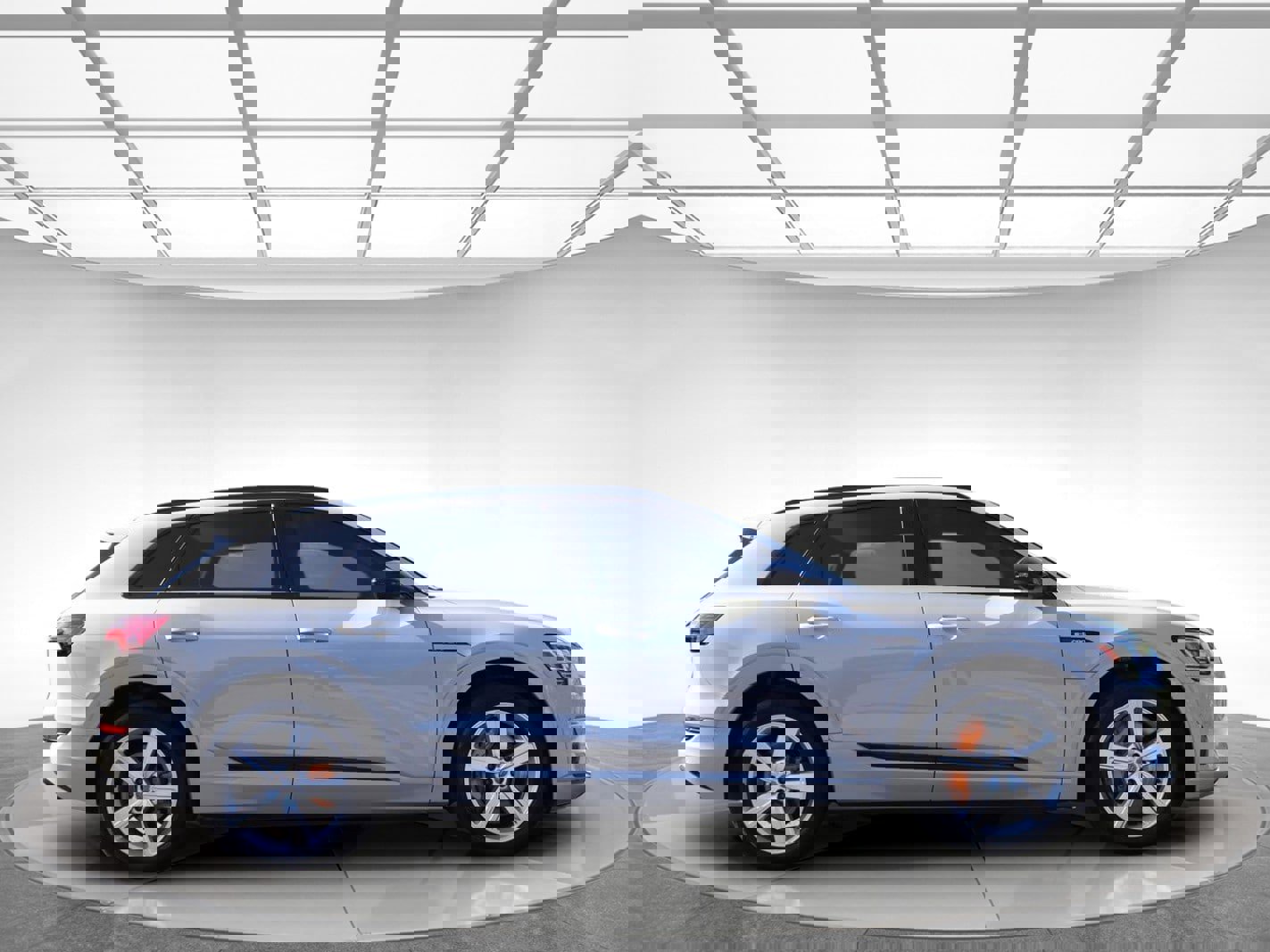 Used 2019 Audi e-tron Premium Plus image 4