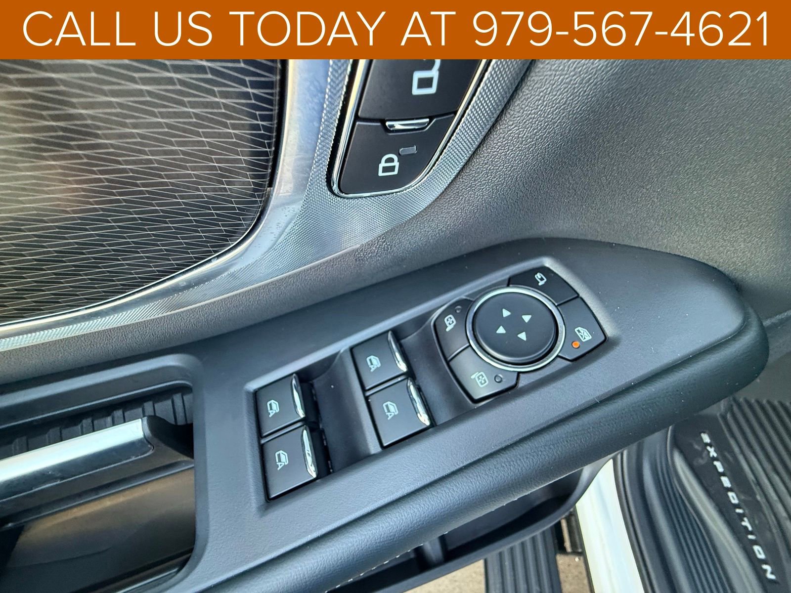 New 2025 Ford Expedition Platinum image 9