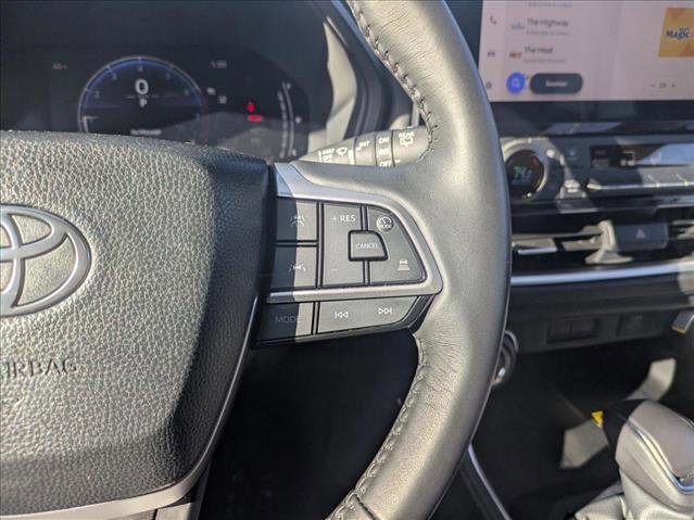 Used 2025 Toyota Grand Highlander XLE image 14