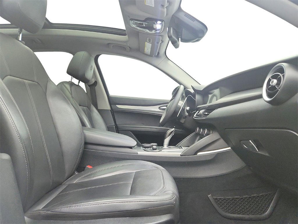 Used 2018 Alfa Romeo Stelvio Sport w/ Quick Order Package 22J Sport image 27