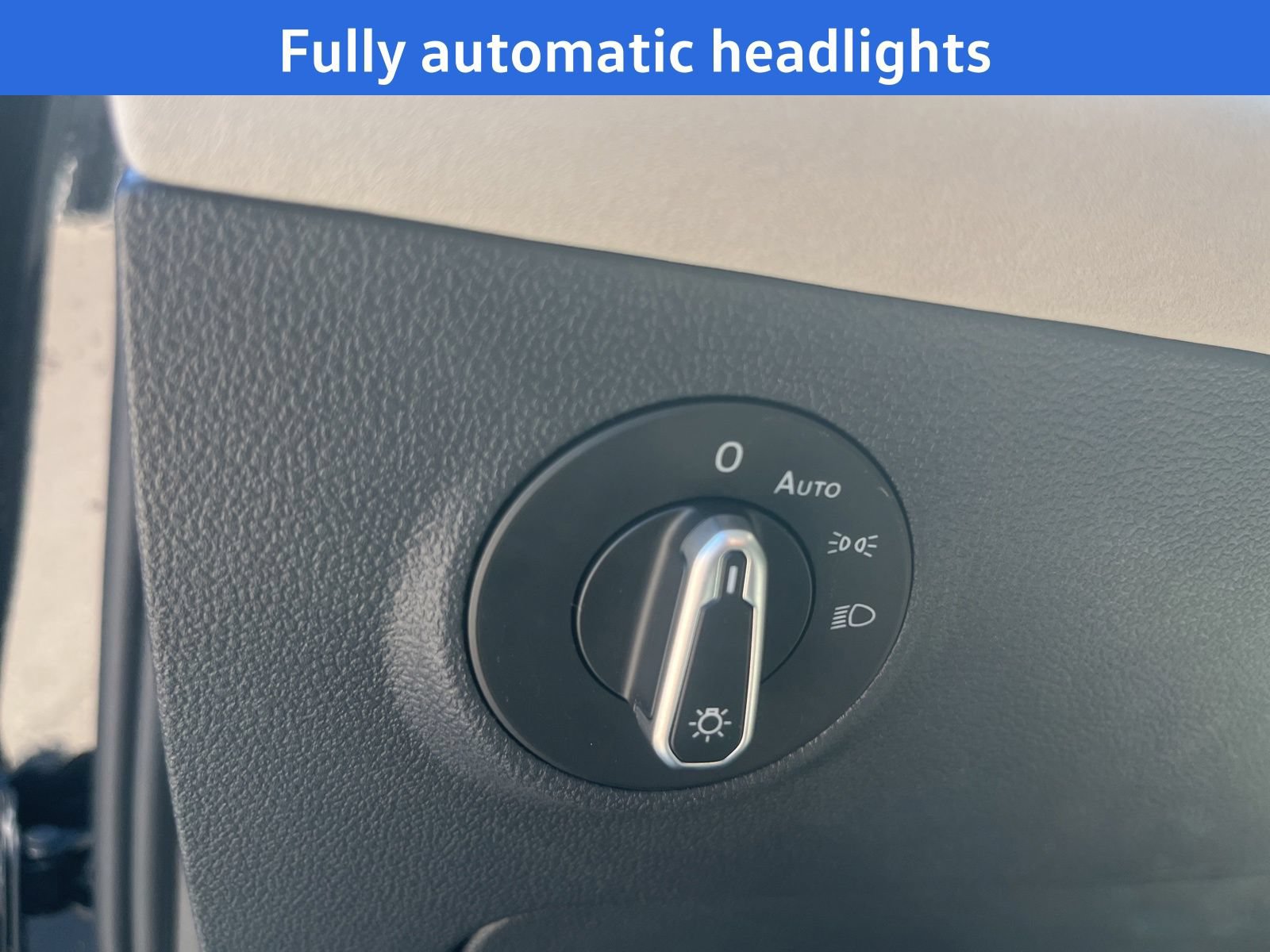 New 2026 Volkswagen Taos SE FWD image 9