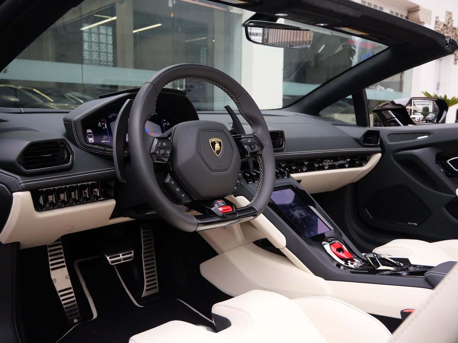 Used 2024 Lamborghini Huracan EVO image 17