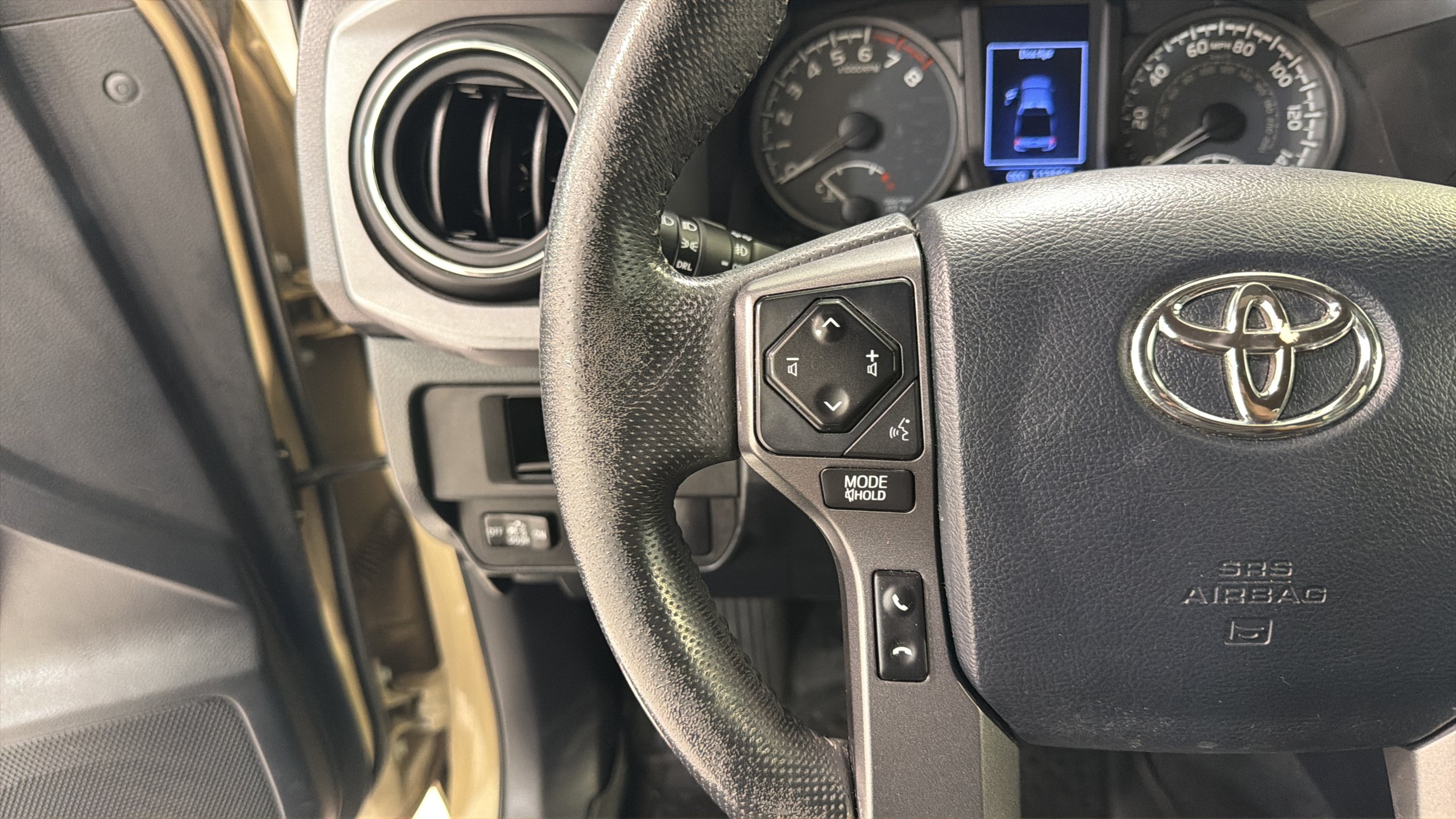 Used 2018 Toyota Tacoma TRD Sport w/ Technology Package AWD/4WD image 13