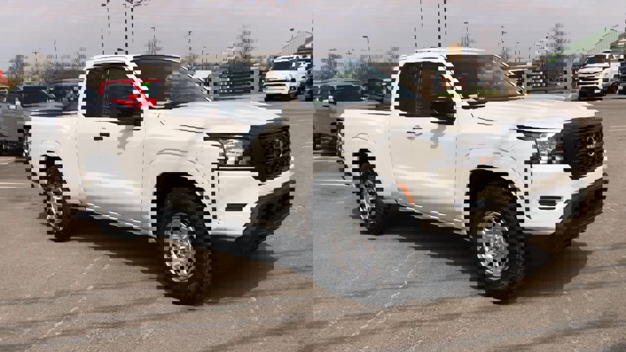 Used 2022 Nissan Frontier S image 2