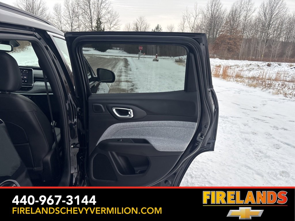 Used 2025 Jeep Compass Latitude w/ Sun & Sound Group image 36