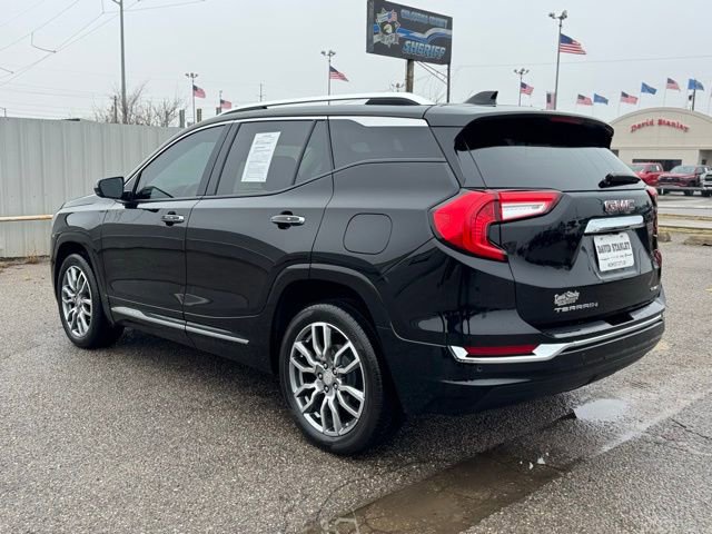 Used 2024 GMC Terrain Denali w/ Denali Premium Package image 4