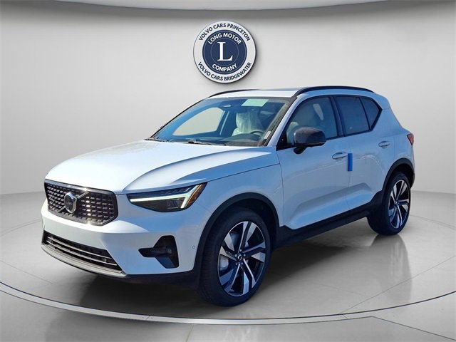 New 2025 Volvo XC40 B5 Plus w/ Protection Package Premier image 2