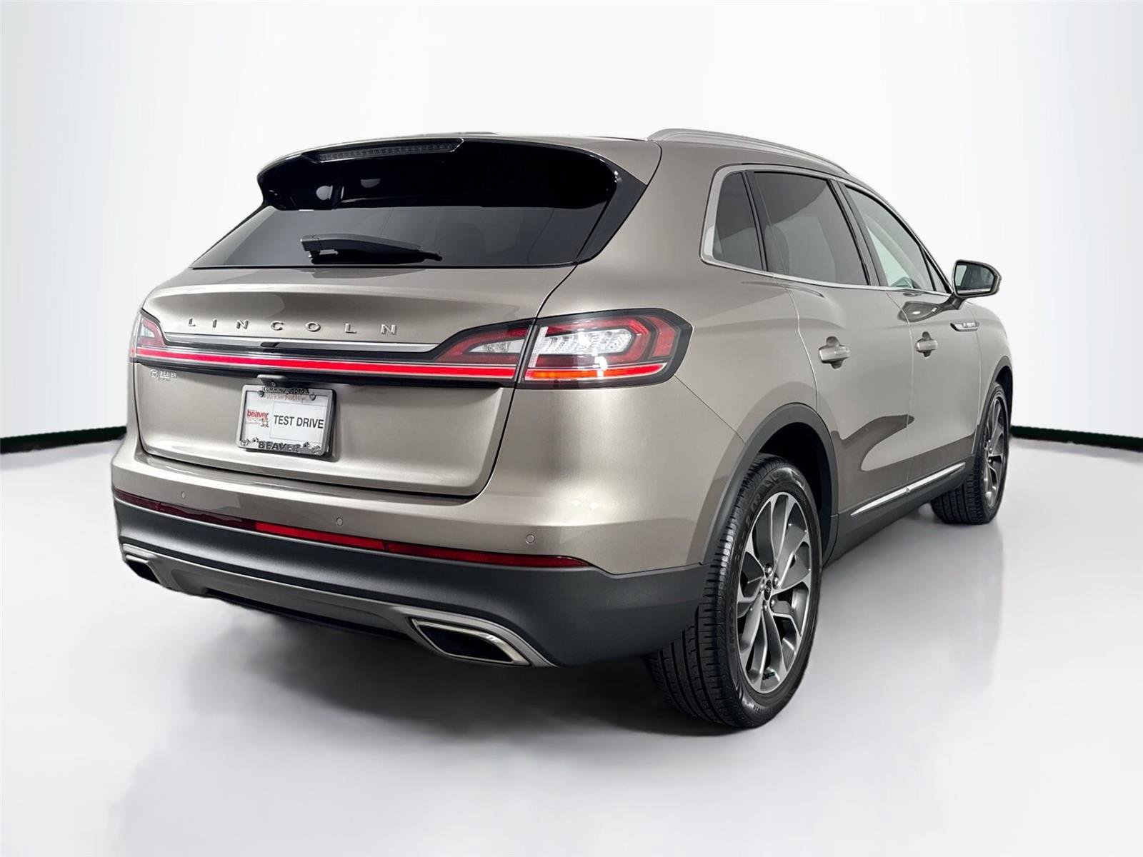 Used 2021 Lincoln Nautilus Reserve w/ Cargo Utility Package image 6