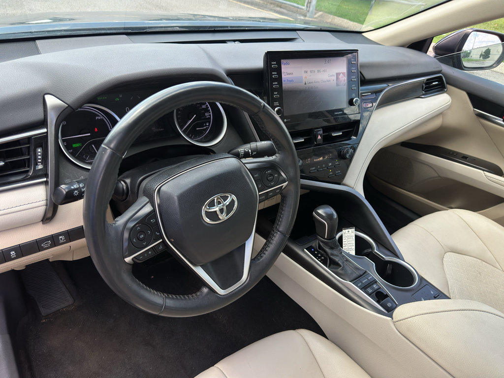 Used 2022 Toyota Camry XLE FWD image 18
