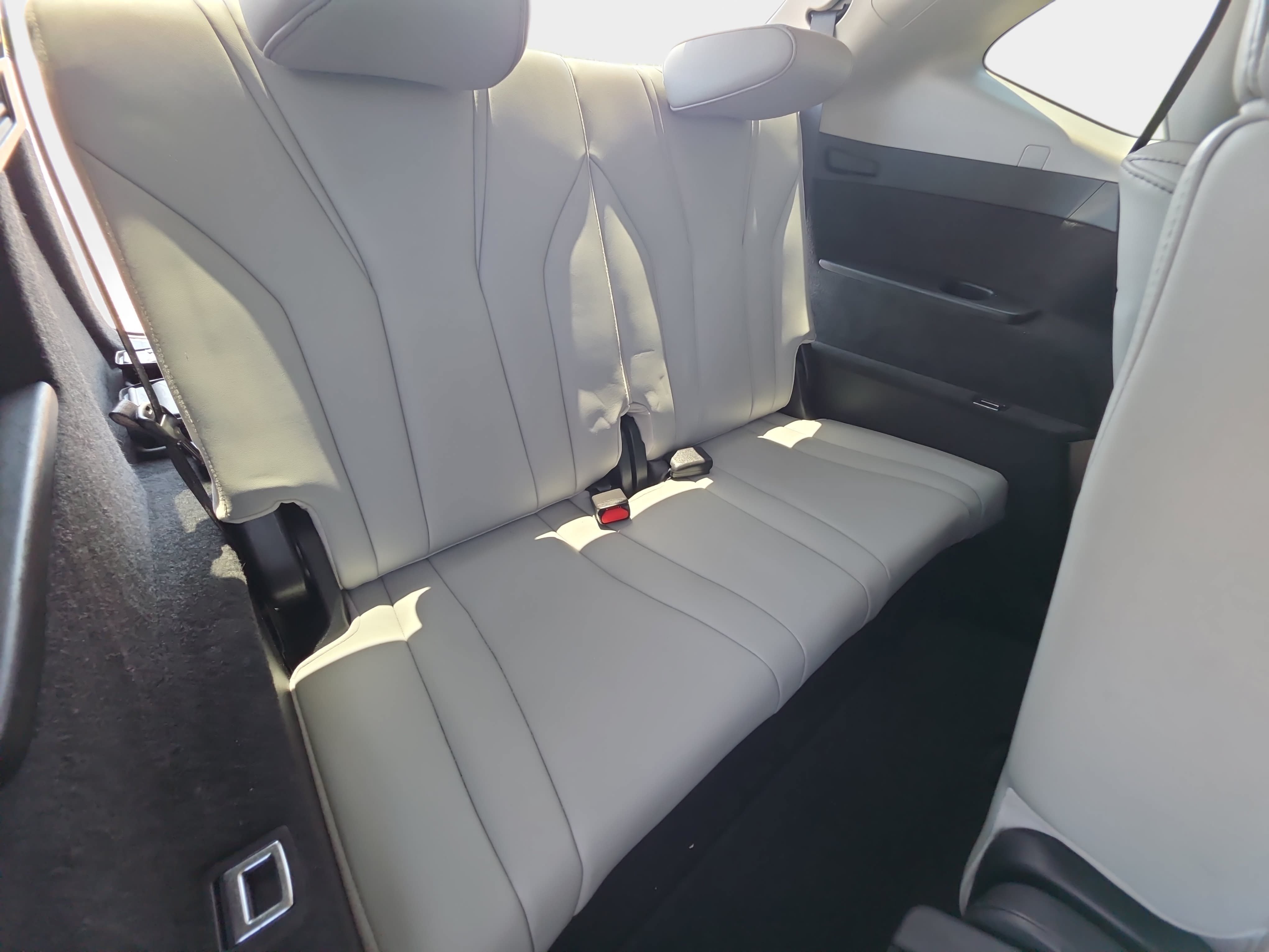 Used 2023 Acura MDX SH-AWD w/ Technology Package image 12