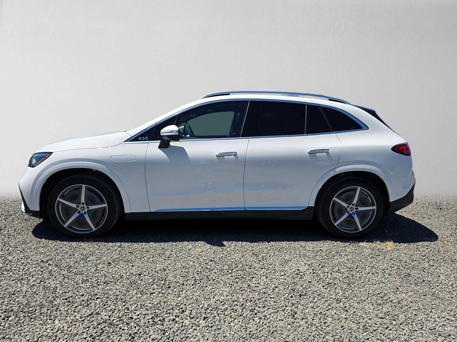 New 2026 Mercedes-Benz EQE 320 4MATIC SUV image 6