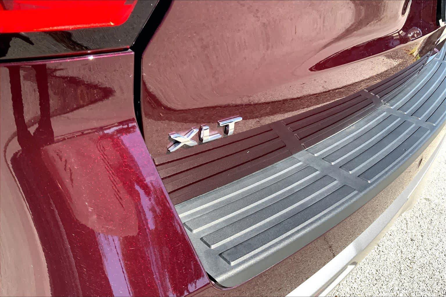 Used 2024 Ford Expedition XLT RWD image 10
