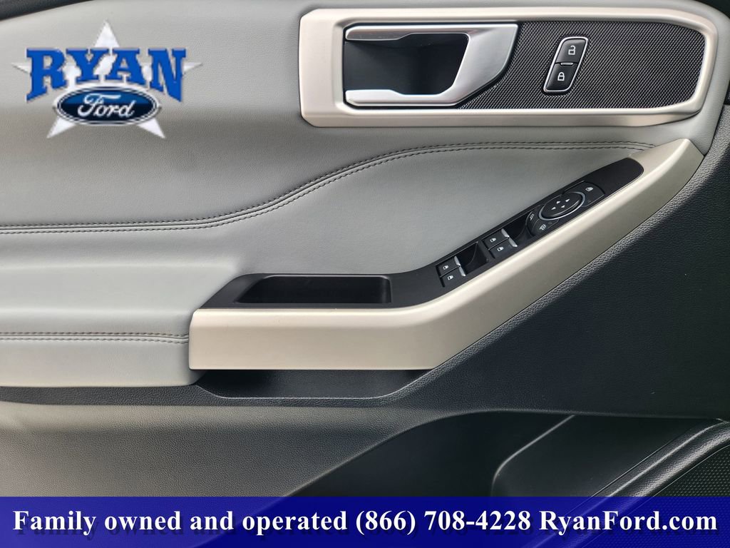 Used 2021 Ford Explorer XLT w/ Equipment Group 202A image 17