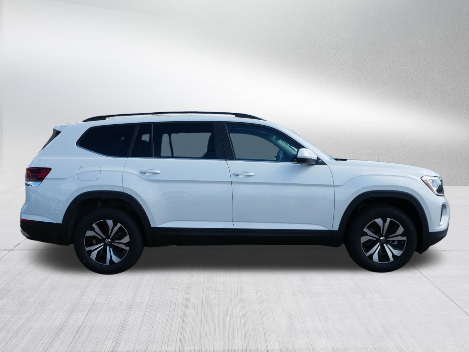 New 2026 Volkswagen Atlas SE AWD/4WD image 2