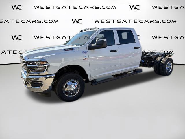 New 2026 RAM 3500 Tradesman w/ Chrome Appearance Group A AWD/4WD 360° Tour