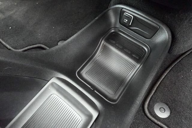 Used 2024 Chrysler Pacifica Touring FWD image 33