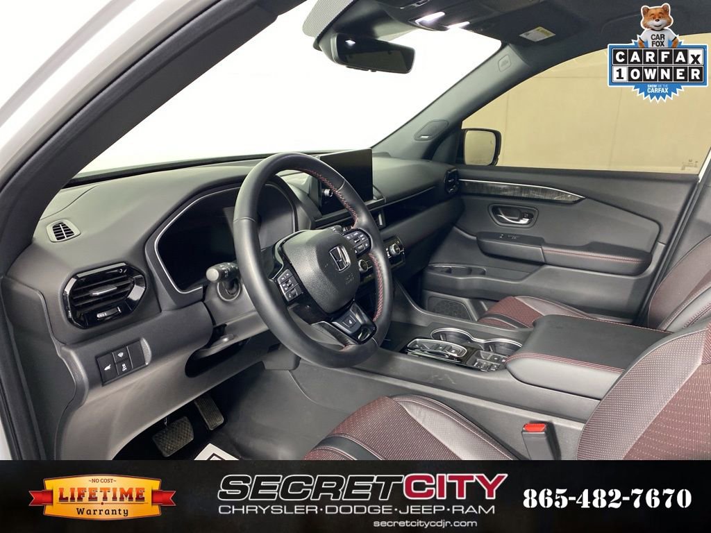Used 2025 Honda Pilot Black Edition image 11