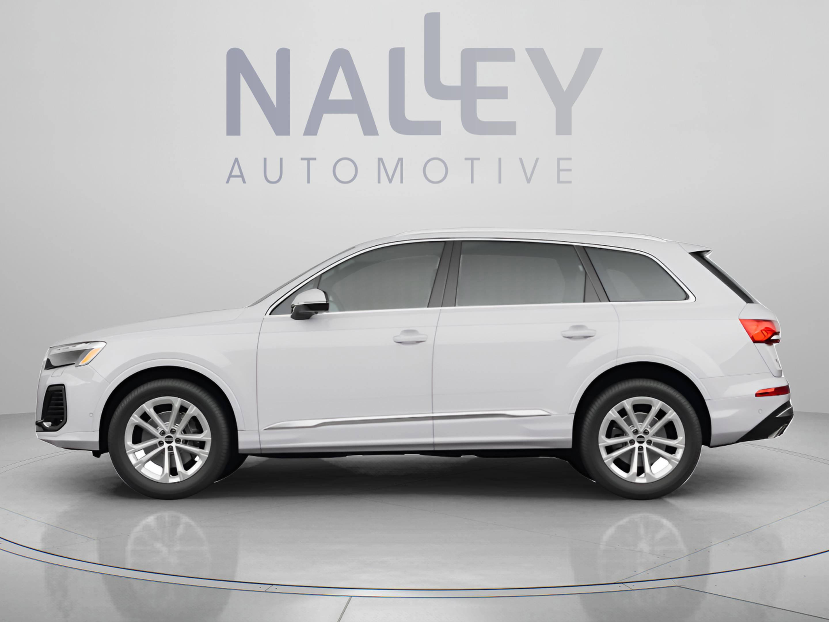 Used 2025 Audi Q7 2.0T Premium Plus w/ Premium Plus Package AWD/4WD image 2