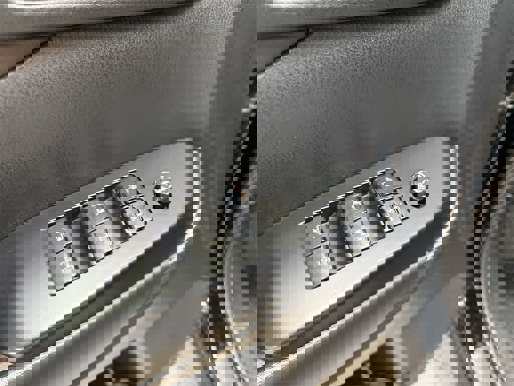 Used 2019 Toyota Highlander XLE image 18