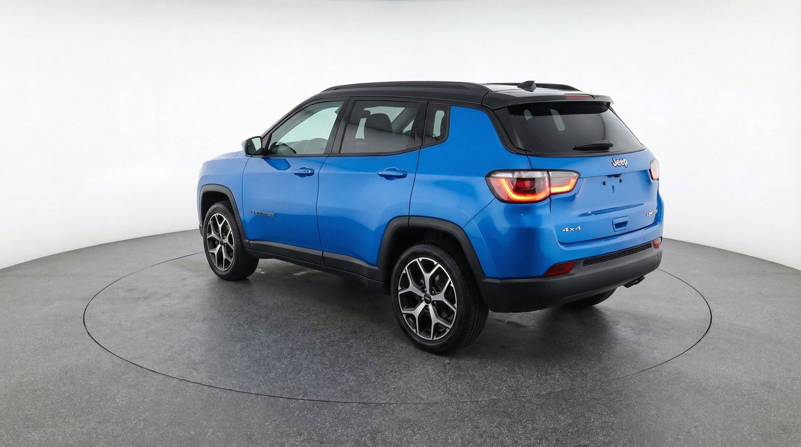 Used 2025 Jeep Compass Limited image 6