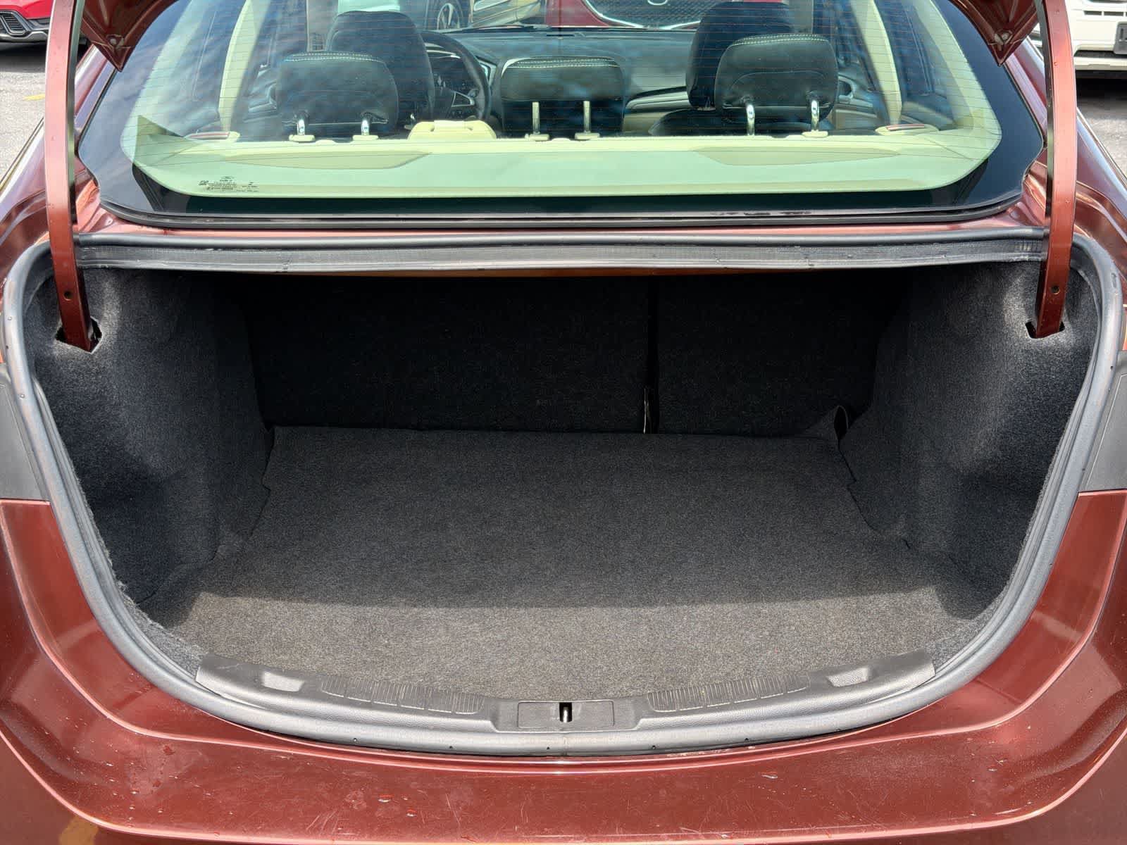 Used 2016 Ford Fusion SE FWD image 35