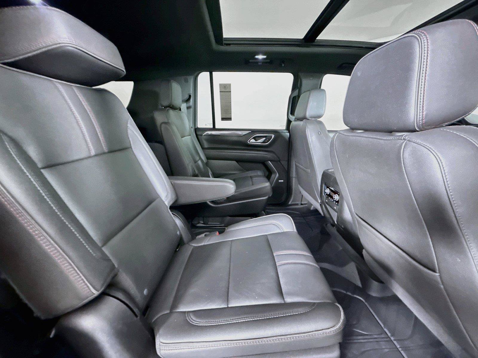 Used 2022 Chevrolet Suburban RST w/ Luxury Package AWD/4WD image 43