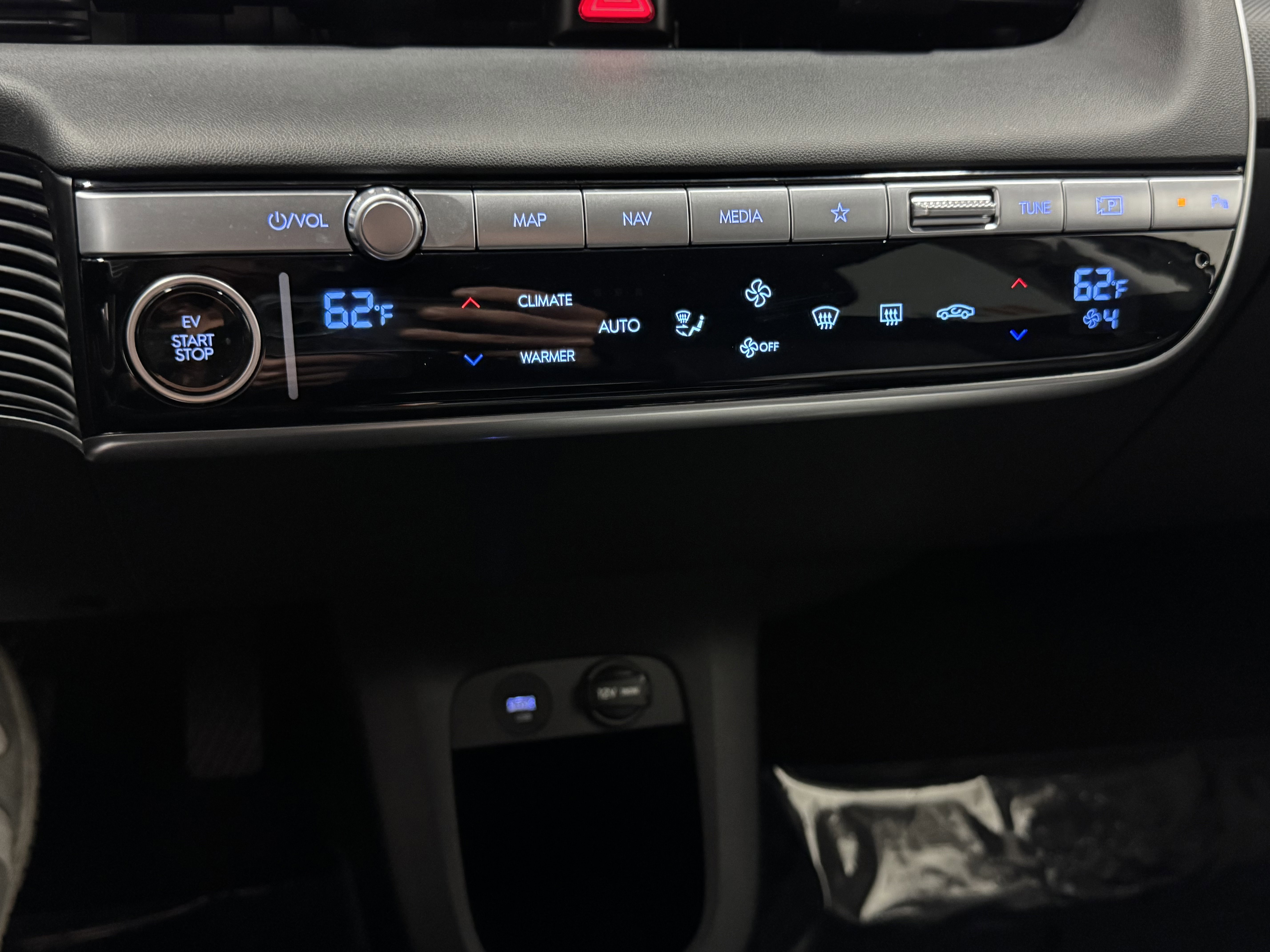 Used 2024 Hyundai Ioniq 5 SEL image 32