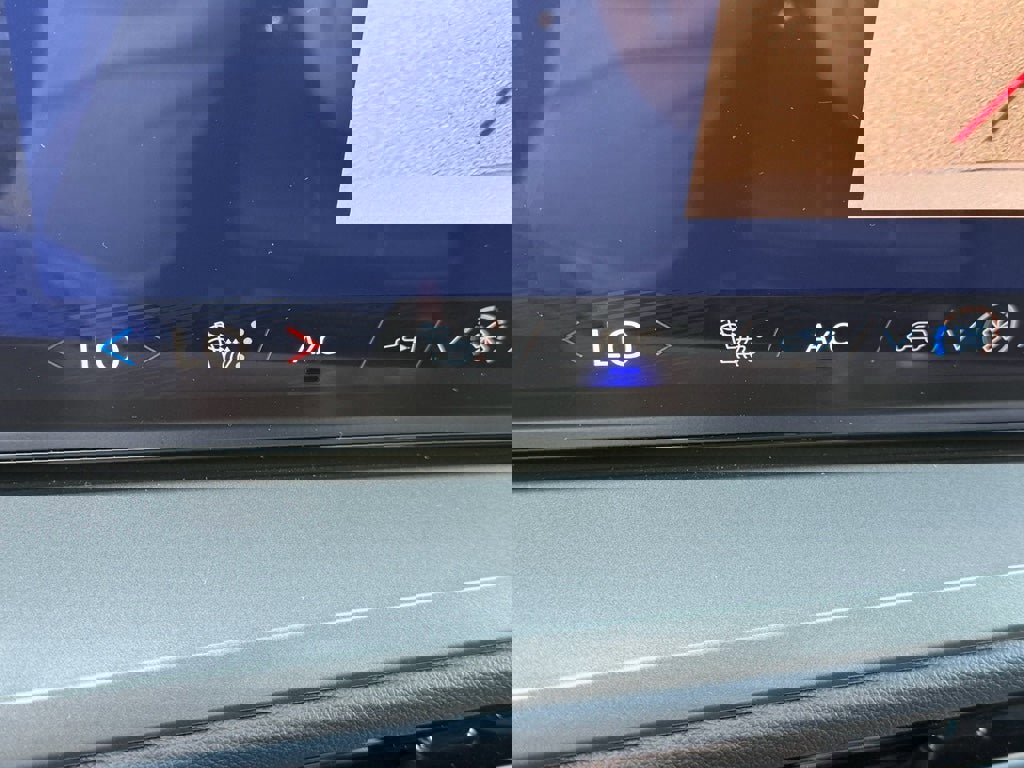 New 2026 Chevrolet Traverse LT image 16