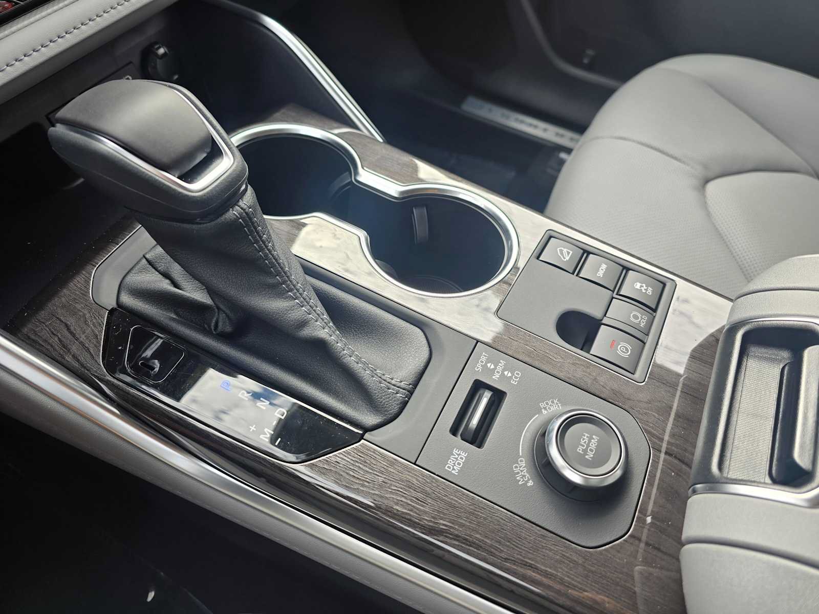 New 2026 Toyota Highlander Limited AWD/4WD image 31