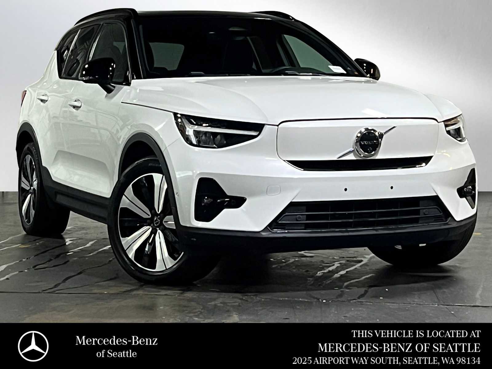Used 2023 Volvo XC40 Recharge Plus AWD/4WD image 1
