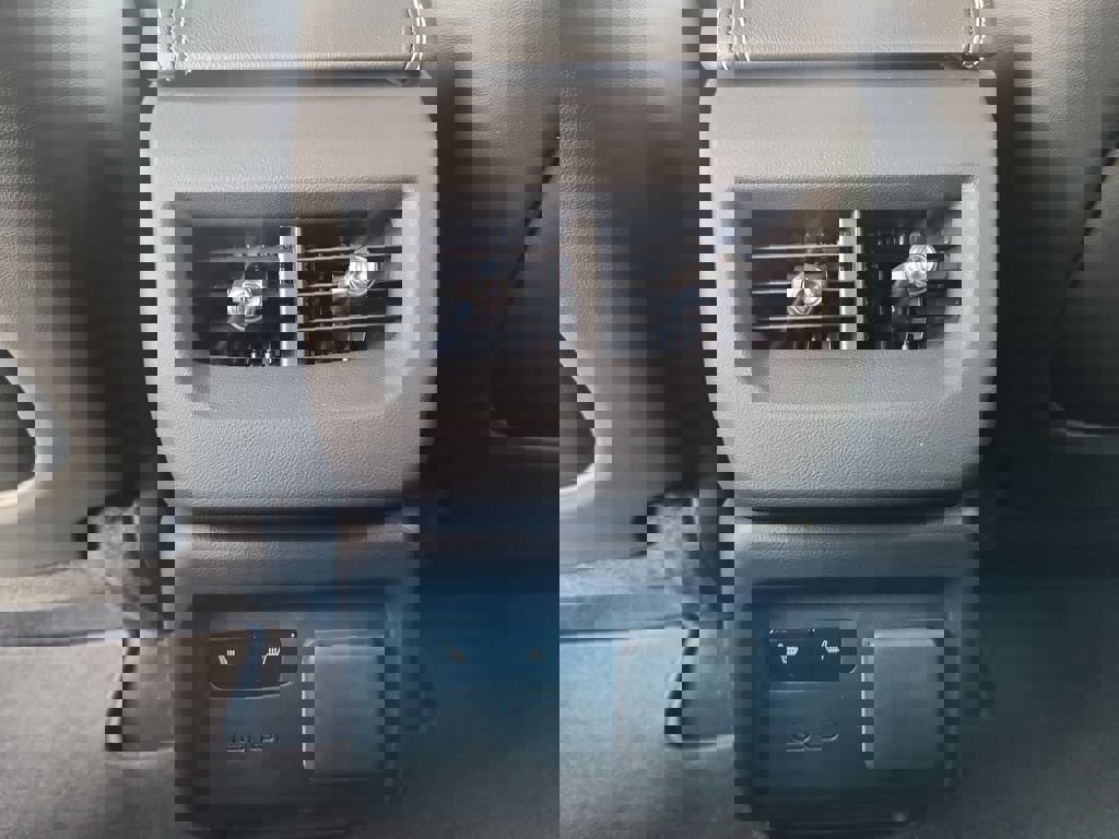 New 2026 Cadillac Optiq Luxury 2 image 17