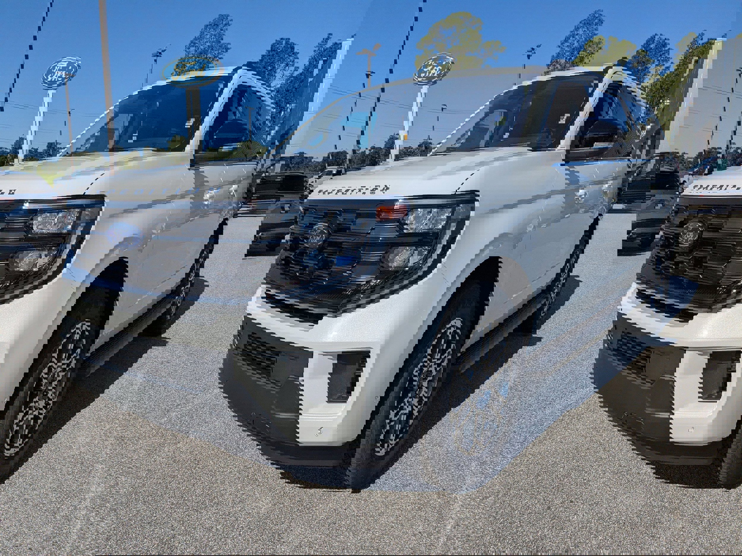 New 2025 Ford Expedition Active image 8