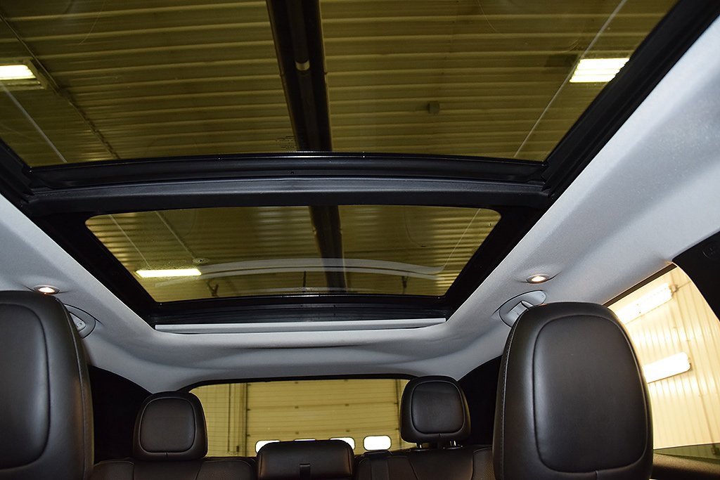 Used 2022 Jeep Cherokee Limited w/ Elite Package image 28