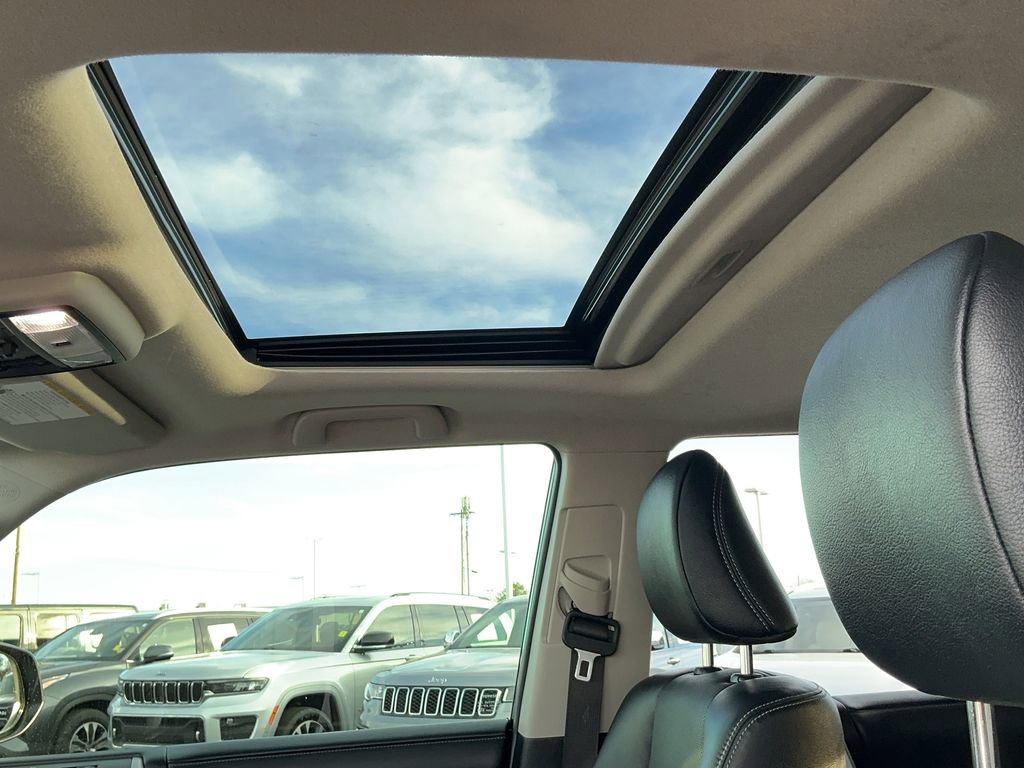 Used 2023 Toyota 4Runner Limited image 15