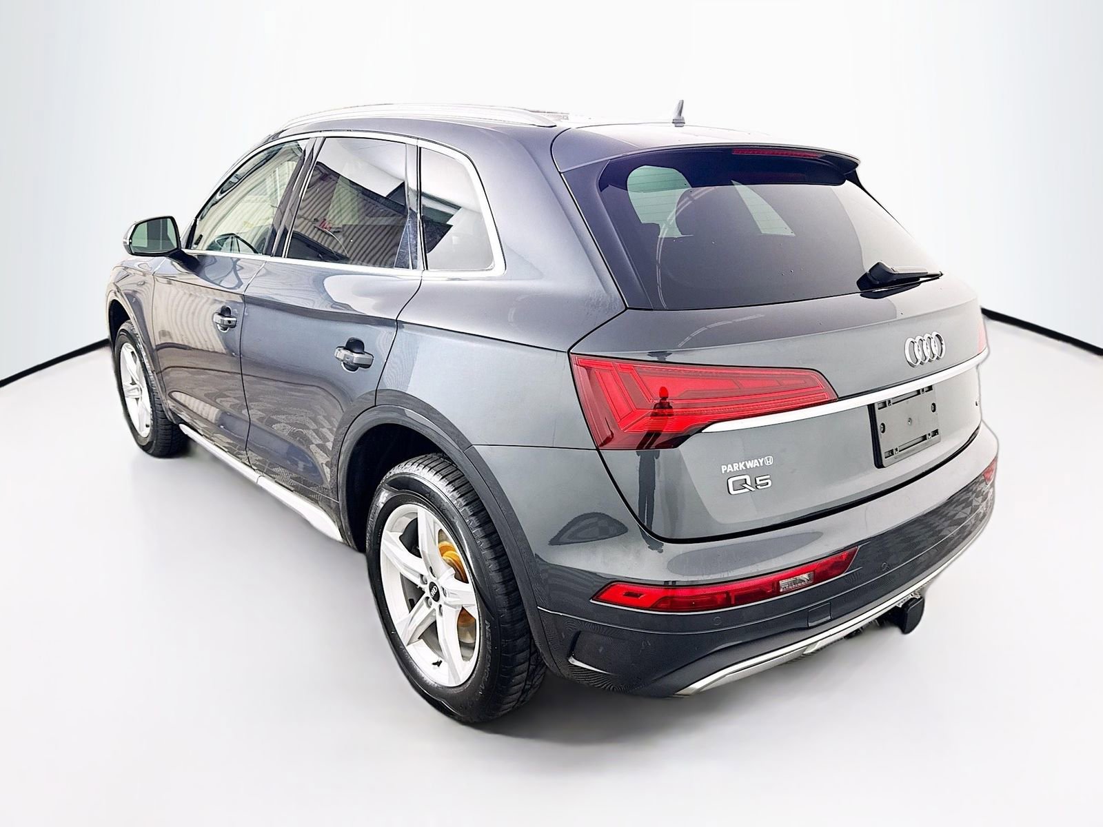 Used 2021 Audi Q5 2.0T Premium w/ Convenience Package AWD/4WD image 5
