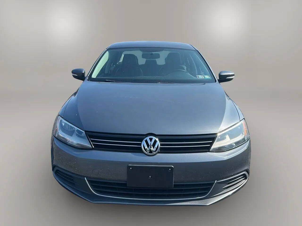 Used 2013 Volkswagen Jetta SE FWD image 2