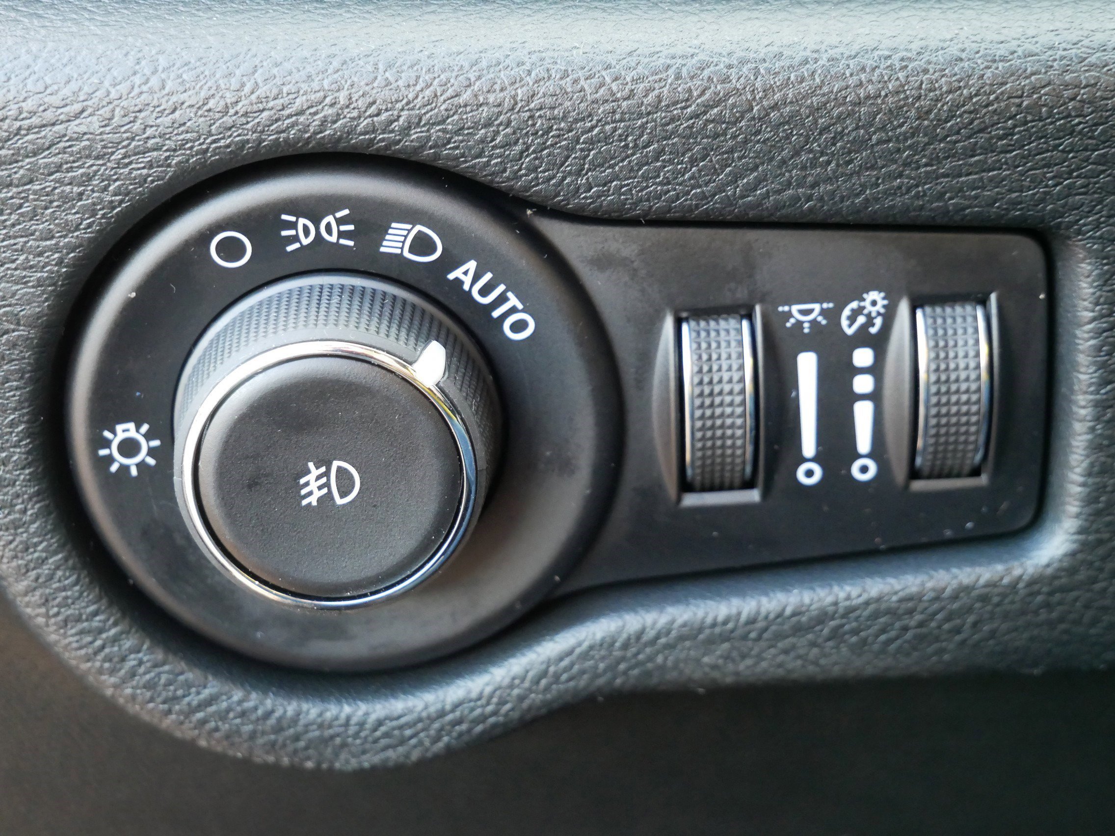 New 2026 Chrysler Pacifica Select FWD image 14