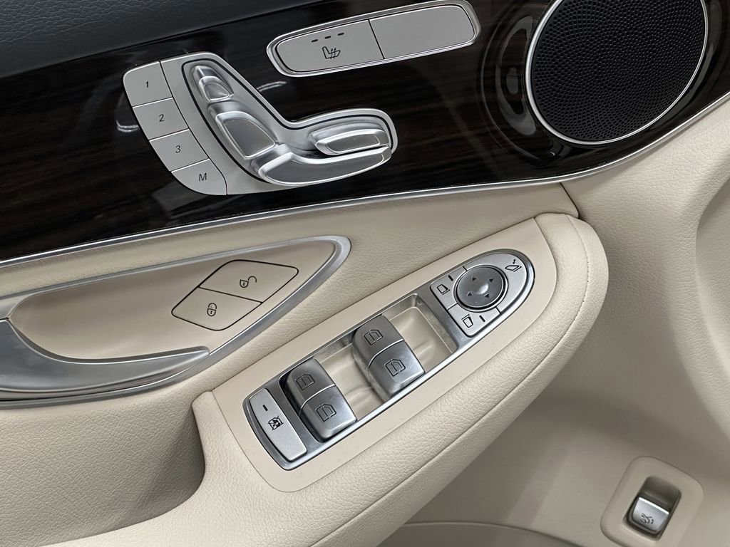 Certified 2022 Mercedes-Benz GLC 300 image 11