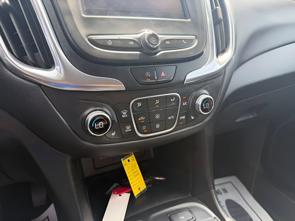 Used 2022 Chevrolet Equinox LT FWD image 24