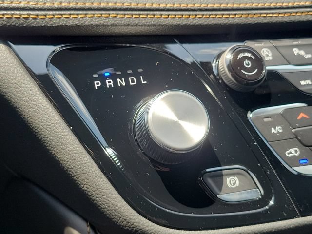 New 2027 Chrysler Pacifica Pinnacle w/ Theater Group FWD image 27