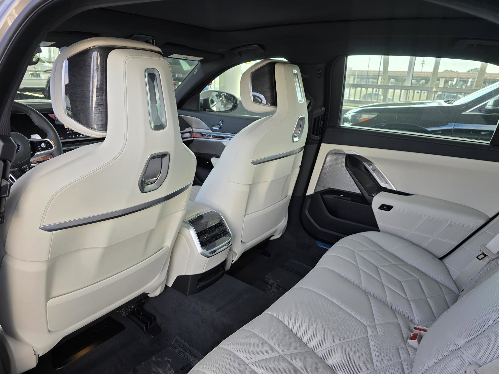 New 2025 BMW 760i xDrive image 12